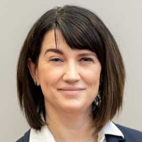 Porträtfoto der Ministerin